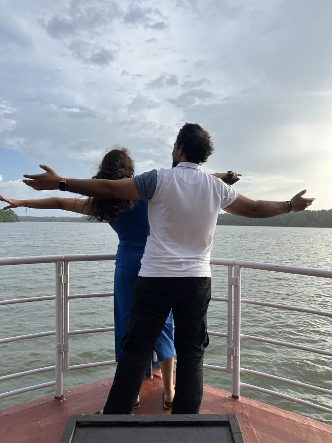 Titanic pose, bow of the boat