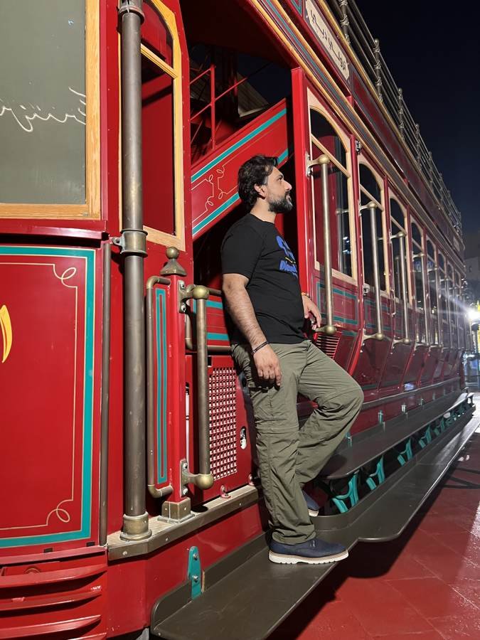 red tram, Sami's turn
