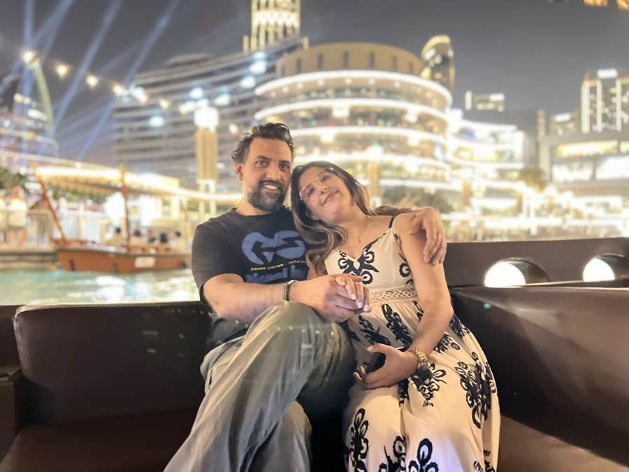 boat dinner under the lights
