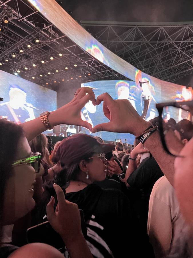 heart hands, round two